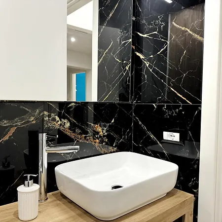 La Dolce Luna: A Pochi Passi Dal Centro Di * バーリ